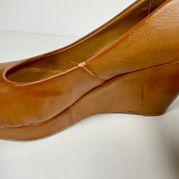 A.n.a Women’s Kenny Wedge Heel Tan Cognac Color Size 6.5 Vegan - Picture 4 of 11